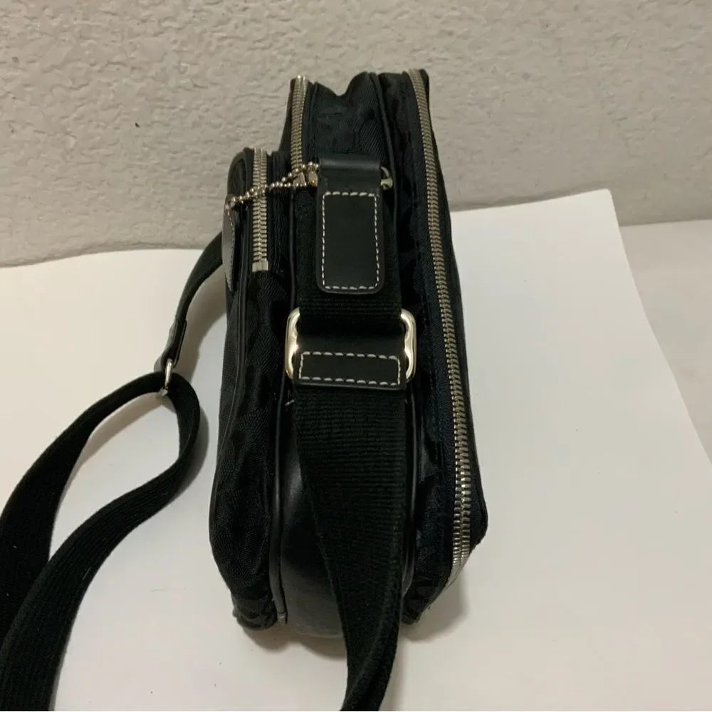 Vintage  COACH Signature 4270 Logo Canvas Camera/Flight Bag sling Black Rare